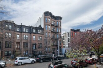 670 President St in Brooklyn, NY - Building Photo - Building Photo