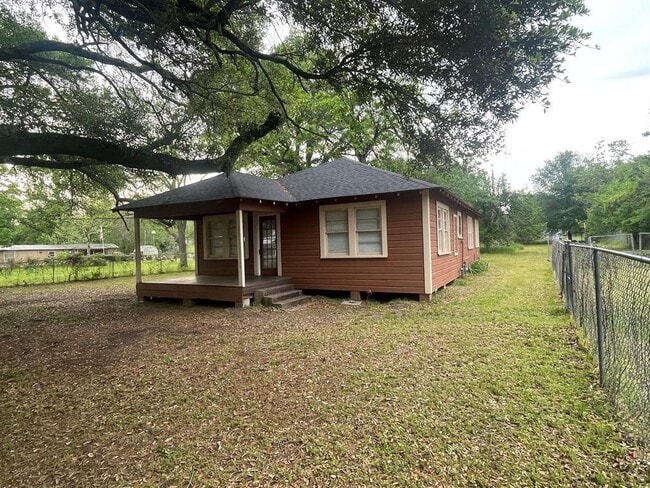 185 5th St in Trinity, TX - Building Photo - Building Photo