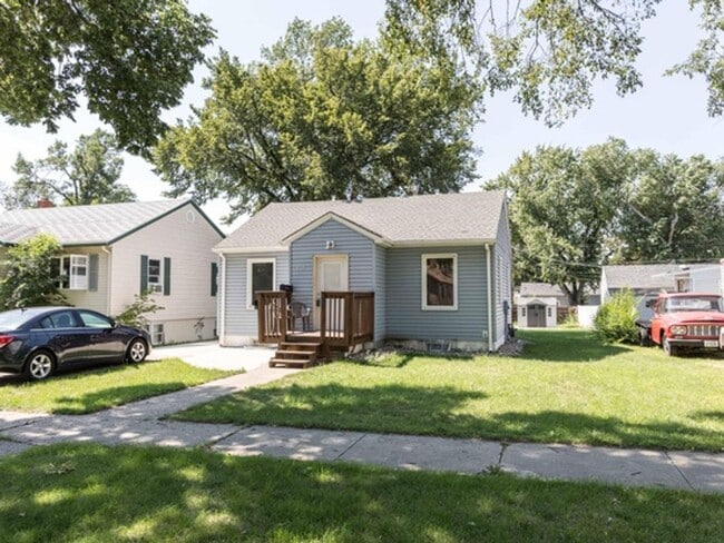property at 822 N 13th St