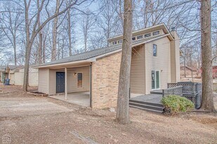 1504 Metzler Ln in Jonesboro, AR - Building Photo