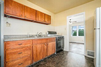 3929 Lincoln Way W in South Bend, IN - Building Photo - Building Photo