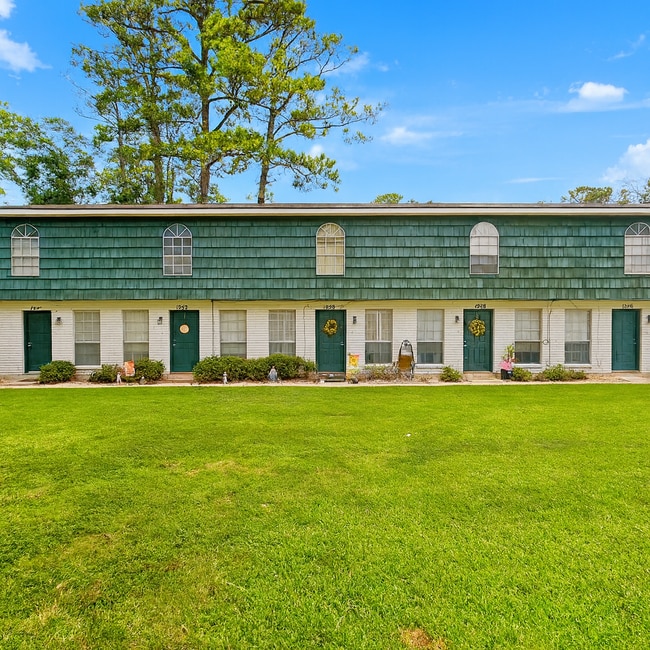 property at 1242 Park Dr