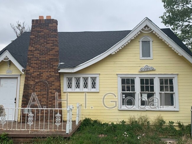 property at 1620 S Hayden St