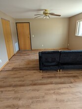 615 Center Point Ct NW, Unit 4 in Bemidji, MN - Foto de edificio - Building Photo