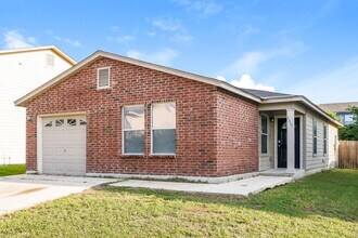 5315 Pertelote Farm in San Antonio, TX - Building Photo - Building Photo