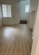 10142 Village Edge Pl in Las Vegas, NV - Building Photo - Building Photo
