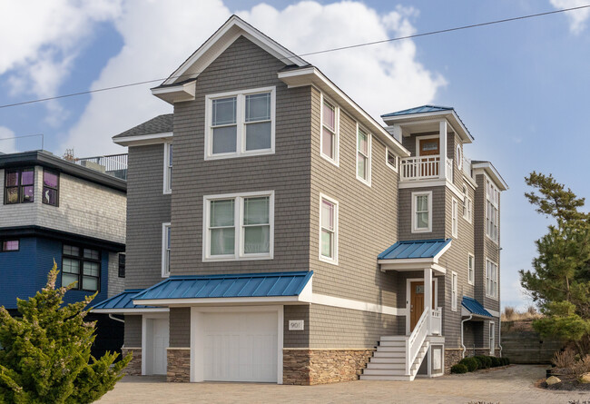 901 Ocean Ave in Surf City, NJ - Building Photo - Building Photo