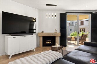 245 Main St in Los Angeles, CA - Building Photo - Building Photo