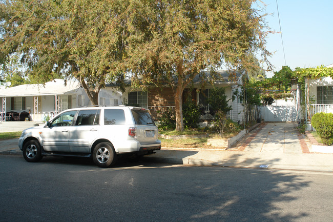 721 E Maple St in Glendale, CA - Building Photo - Building Photo