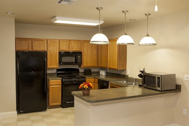 5635 W César E Chávez Blvd