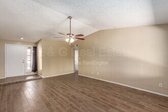 2113 N Los Altos Dr in Chandler, AZ - Building Photo - Building Photo