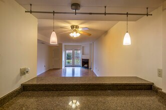 369 Franklin St, Unit 1 in Cambridge, MA - Foto de edificio - Building Photo