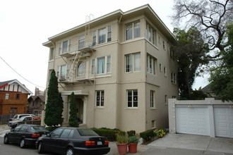 285 Van Buren Ave in Oakland, CA - Building Photo - Building Photo