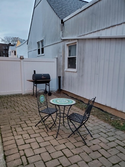 112 39th St, Unit 1 in Union City, NJ - Foto de edificio - Building Photo