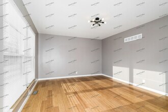 695 Starlet Dr in Florissant, MO - Building Photo - Building Photo