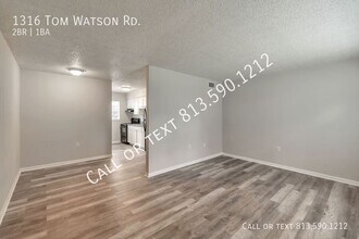 1316 Tom Watson Rd in Lakeland, FL - Foto de edificio - Building Photo