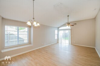 2963 Bessent Rd in Jacksonville, FL - Foto de edificio - Building Photo