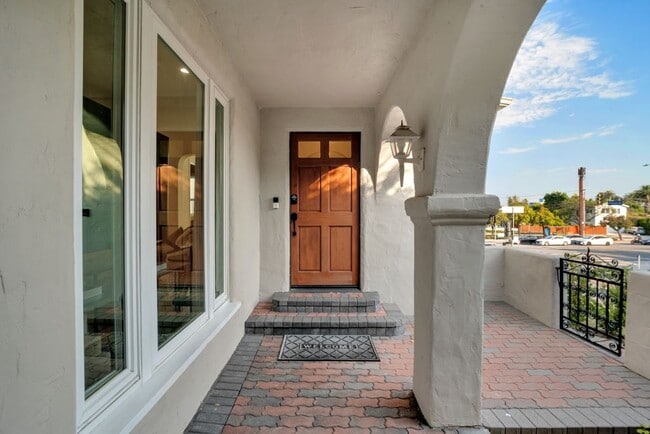 2148 Prosser Ave in Los Angeles, CA - Building Photo - Building Photo