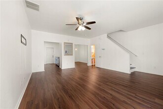 2525 Walden Lake Dr in Decatur, GA - Building Photo - Building Photo