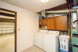 2639 Knapp St, Unit #2 in Ames, IA - Building Photo - Building Photo