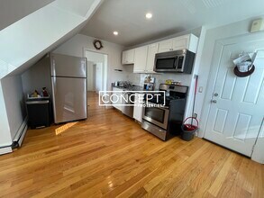 648 Columbia Rd in Boston, MA - Foto de edificio - Building Photo