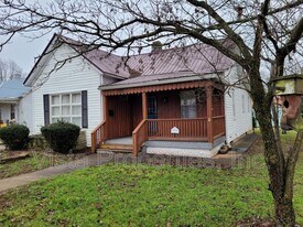 1121 Elm St in West Point, KY - Building Photo