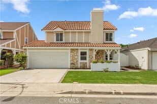 6 Carlina in Irvine, CA - Building Photo