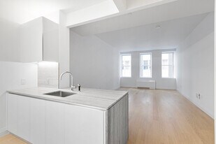 1 Wall St in New York, NY - Building Photo