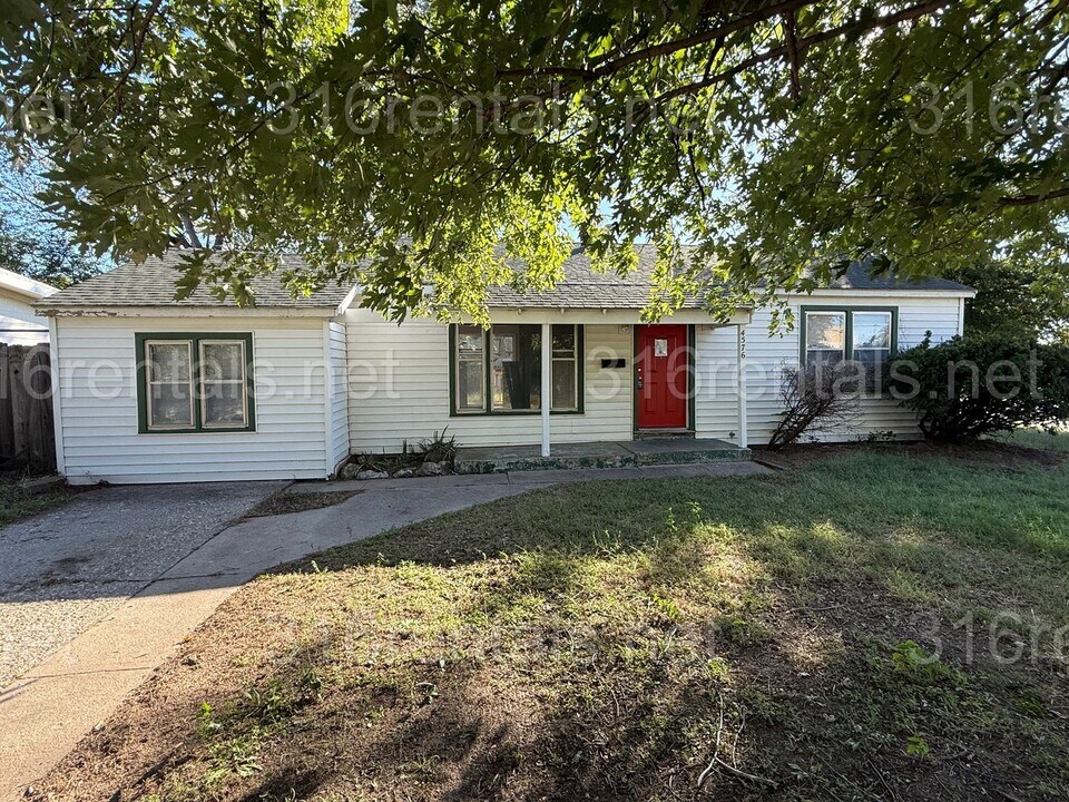 4576 S Handley Ave in Wichita, KS - Building Photo