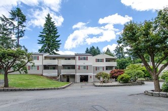 Lakeview Village Apartments in Lacey, WA - Foto de edificio - Building Photo