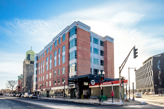 Eleven West Broadway in Boston, MA - Foto de edificio - Building Photo