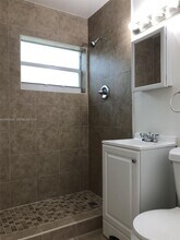 2362 NW 34th St in Miami, FL - Building Photo - Building Photo