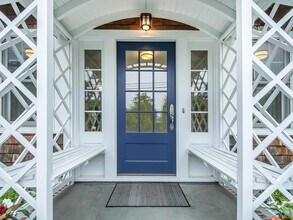 29 Birch St in Locust Valley, NY - Building Photo - Building Photo