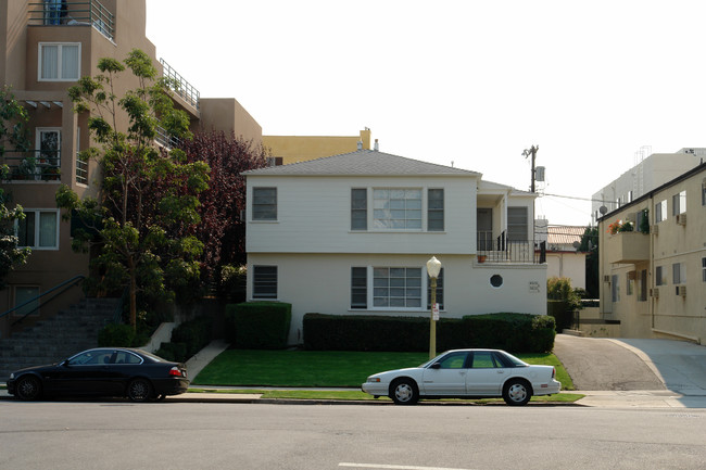 10630 Holman Ave in Los Angeles, CA - Building Photo - Building Photo