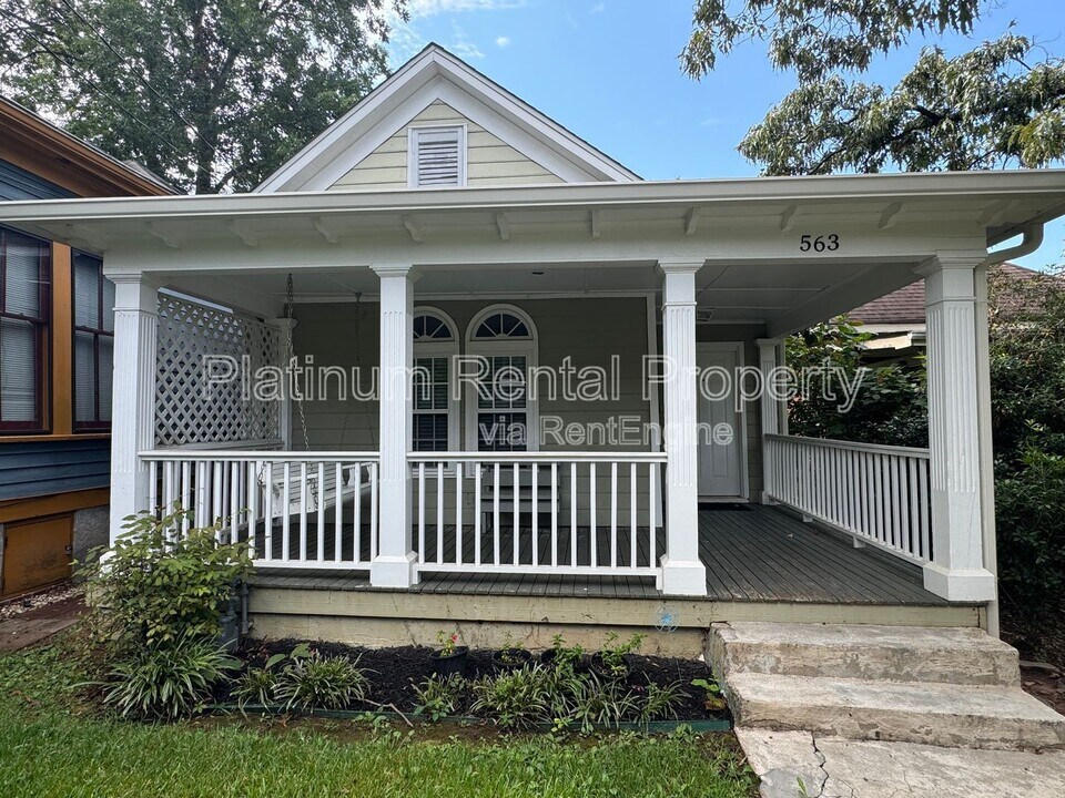 563 Auburn Ave NE in Atlanta, GA - Building Photo