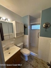 2095 Pineapple Ave, Unit 7 in Melbourne, FL - Foto de edificio - Building Photo