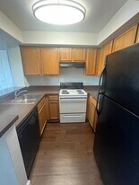 728 Executive Center Dr in West Palm Beach, FL - Building Photo