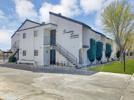 714 N Sanders St in Ridgecrest, CA - Building Photo