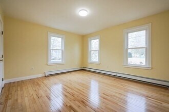 21 French Ave in Wayland, MA - Building Photo - Building Photo