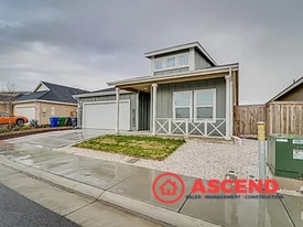 9709 Crystal Falls Ln in Shafter, CA - Building Photo