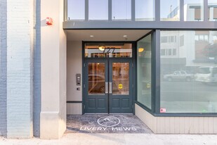 727 Johnson St in Victoria, BC - Building Photo