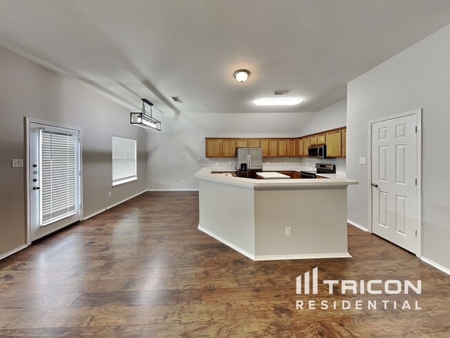 102 Chesterfield Cir in Waxahachie, TX - Building Photo - Building Photo