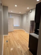 3211 W Montgomery Ave, Unit 3211 in Philadelphia, PA - Foto de edificio - Building Photo