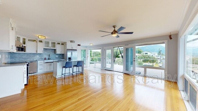 property at 44-119-119 Mikiola Dr