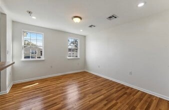 2661 Madrid St, Unit Studio apartment in New Orleans, LA - Building Photo - Building Photo