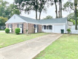 701 Essex Park Dr in Hampton, VA - Building Photo