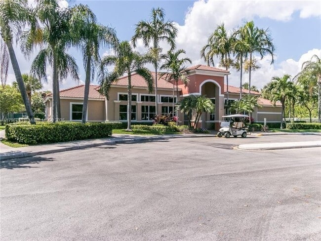 1120 Papaya St in Hollywood, FL - Building Photo - Building Photo