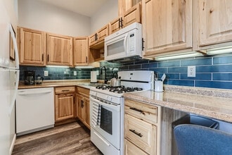 2805 E 16th Ave in Denver, CO - Foto de edificio - Building Photo