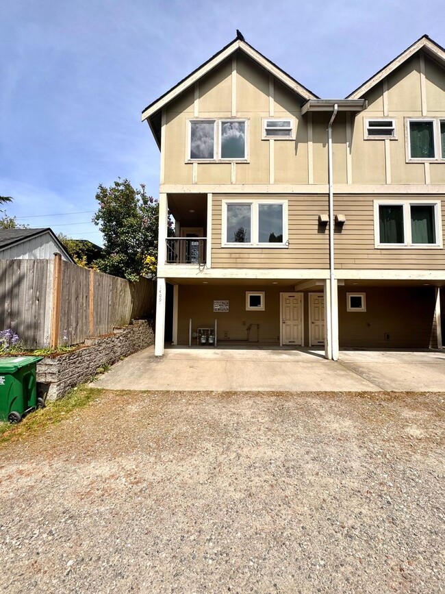 1409 N Northgate Way in Seattle, WA - Building Photo - Building Photo