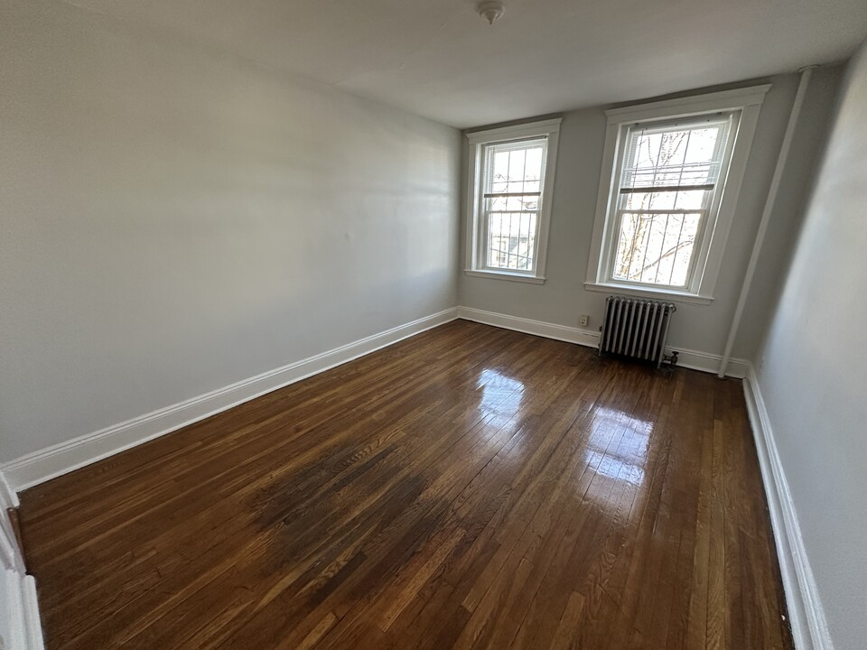 1875 Commonwealth Ave, Unit 1 in Boston, MA - Building Photo